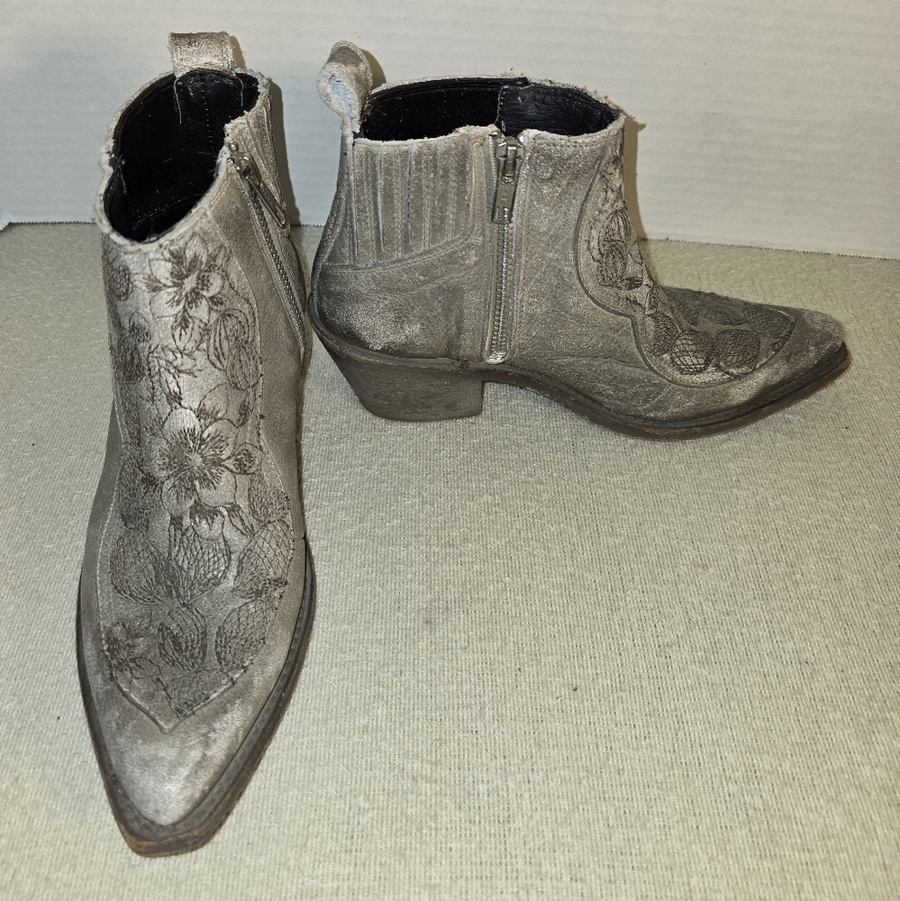 Liberty Black Taupe Distressed Floral Zipper Western Ankle Boot size 6.5 - Picture 1 of 8
